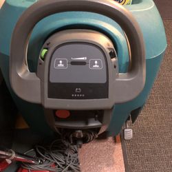 Heavy duty floor Machine