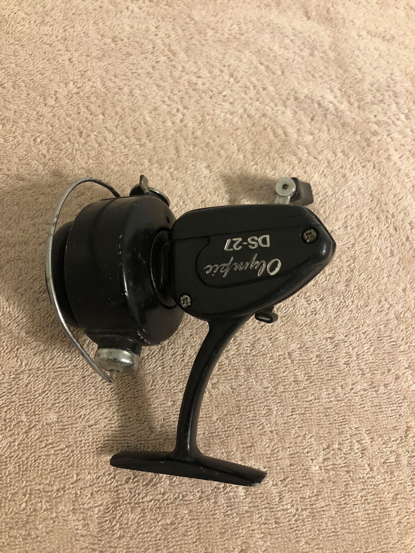 Vintage Olympic DS-27 Fishing Reel Made In Korea