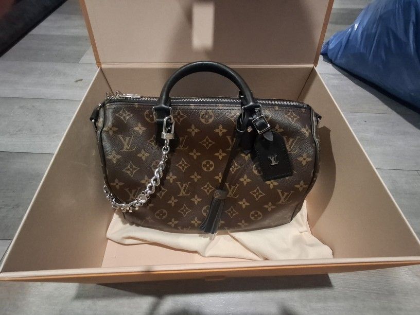 Authentic Louis Vuitton Handbag!!!!