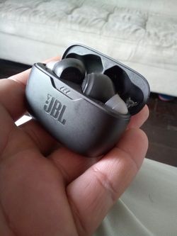 JBL Earbuds 