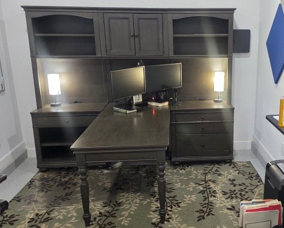 Double/ Peninsula Desk