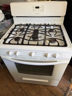 Frigidaire white gas stove and oven