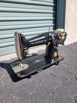 Vintage Singer 216G sewing machine 1950s