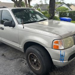 2004 Ford Explorer