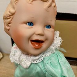 👶🏻 Authentic  “Jessica" Porcelain Kneeling Doll by Yolanda Bello for the Ashton-Drake Galleries.(NEW) Collectors