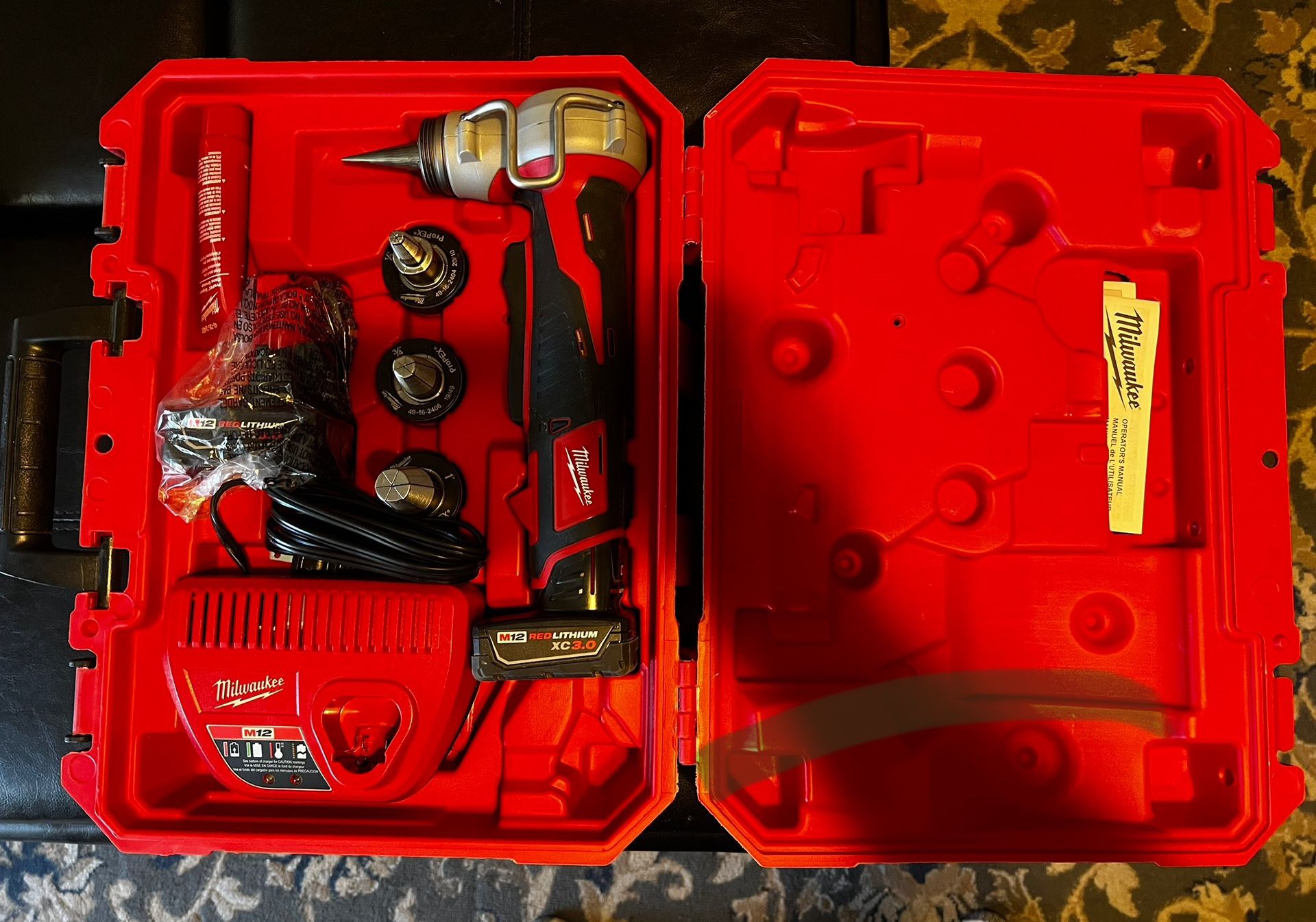 Milwaukee 2432-22XC M12 ProPEX Expansion Tool Kit
