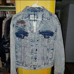 New Medium Acid Wash Jean Jacket