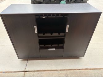 Wine cabinet
