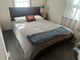 Queen bedframe with wood headboard