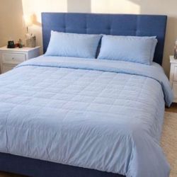 Queen Bed (Mattress Included) 