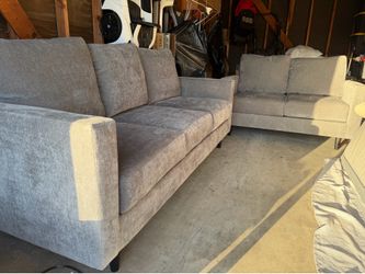 Sofa and loveseat set!