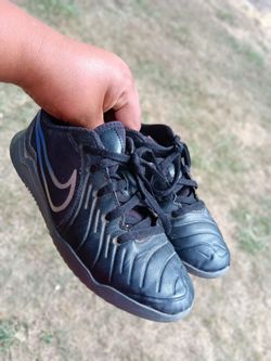 Boys/ Girls indoor soccer shoes sneaker size 1.5