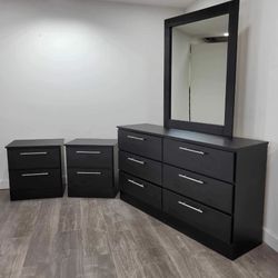 Dresser Whit Mirror And 2 Nightstands - Cómoda Con Espejo Y 2 Mesitas De Noche 