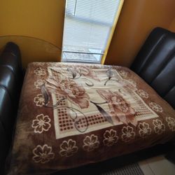 Beautiful Queen Bed With 1 Night Stand 