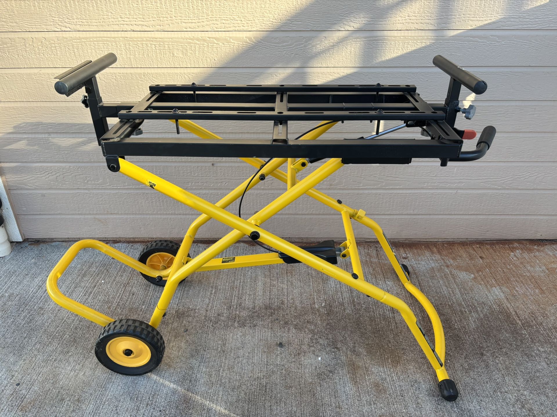 Portable Miter Saw Table
