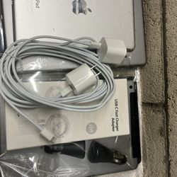 iPad Full Accessory Bundle – Fast Charger + Cable + Car Charger Inclu