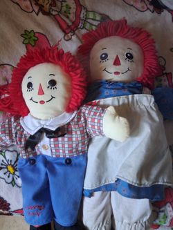 Raggedy Ann and Andy dolls