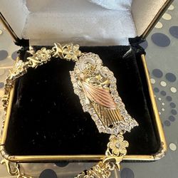 Exclava de mujer muy hermosa San judas oro chapeado