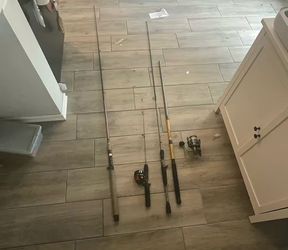 Fishing rod lot. $35 OBO. Takes cash or Cashapp