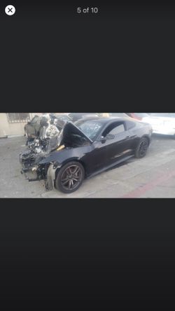 2017 Ford Mustang partout