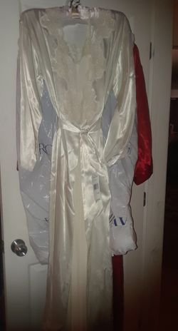 Jones New York lingerie w/robe New