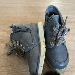 Like New Toddler Boy Shoes Size 6