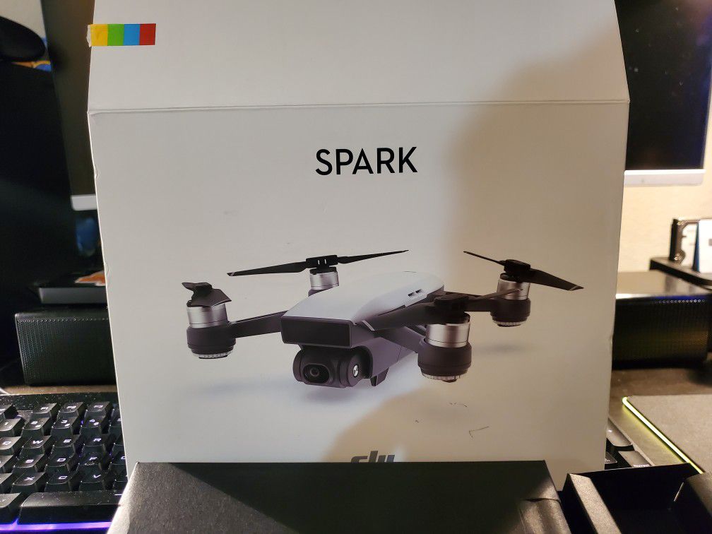 DJi accessories and box only (for Spark)