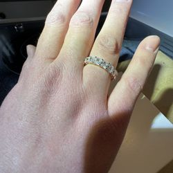Size 8 Ring