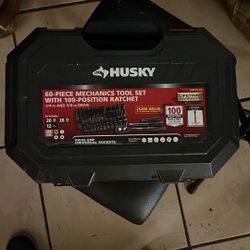 Husky 60 Piece Mechanics Tool Set 100 Position Ratchet 
