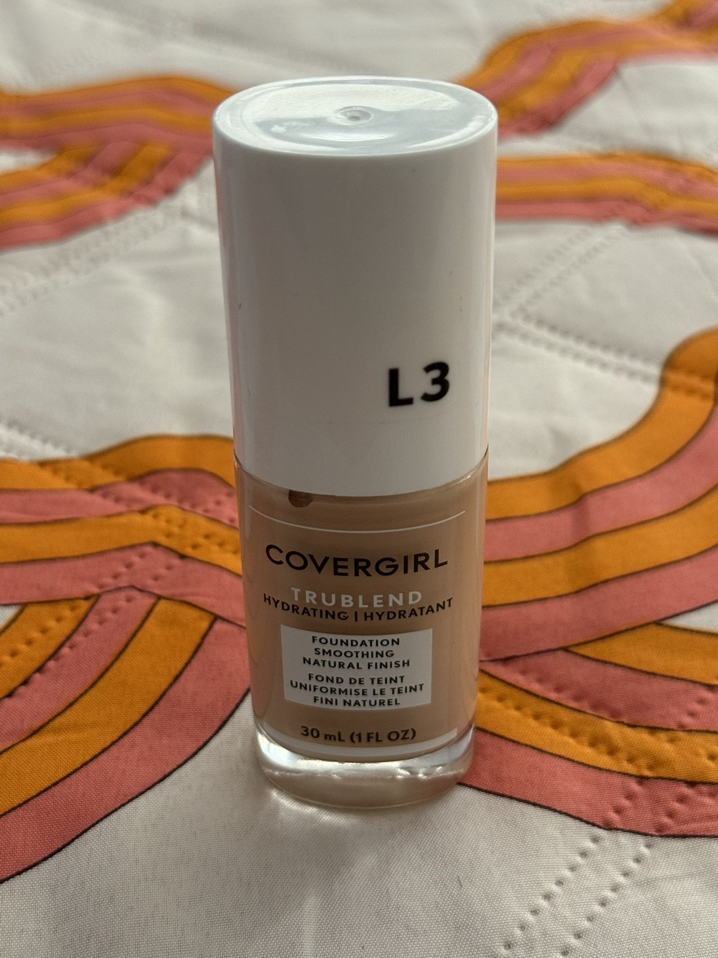 NEW SEALED- Covergirl TruBlend Hydrating Foundation- Smoothing Natural Finish- L3 (Retail $10)- Full Size