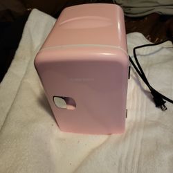 Mini Refrigerator  Hot or Cold