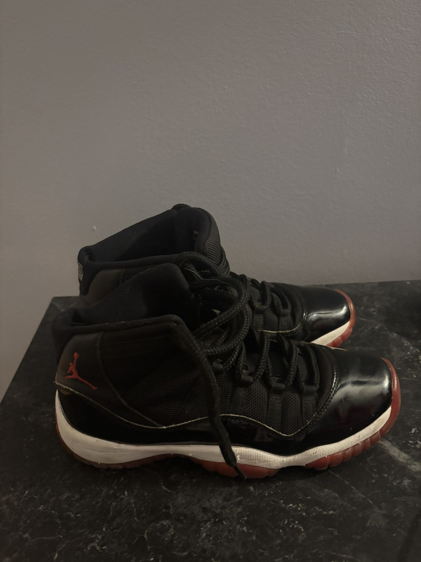 jordan bred 11s size 9
