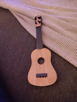Mini guitar