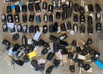 Key Fob Car key remote Kia key fob Toyota key fob Hyundai key fob Mini Cooper key fob Nissan key fob Bentley key fob Ford key fob Chevrolet key fob