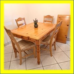 ASHLEY FURNITURE - LARGE WOOD KITCHEN / DINING TABLE + 4 CHAIRS 