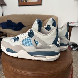 Jordan 4’s Military Blue