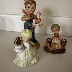 Vintage Collectors Porcelain Figurines / Dolls