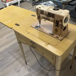 Singer 401a Sewing Machine