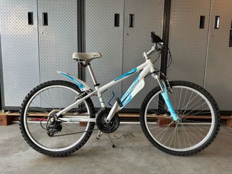 REI Novara Moxie 24'' Mountain Bike