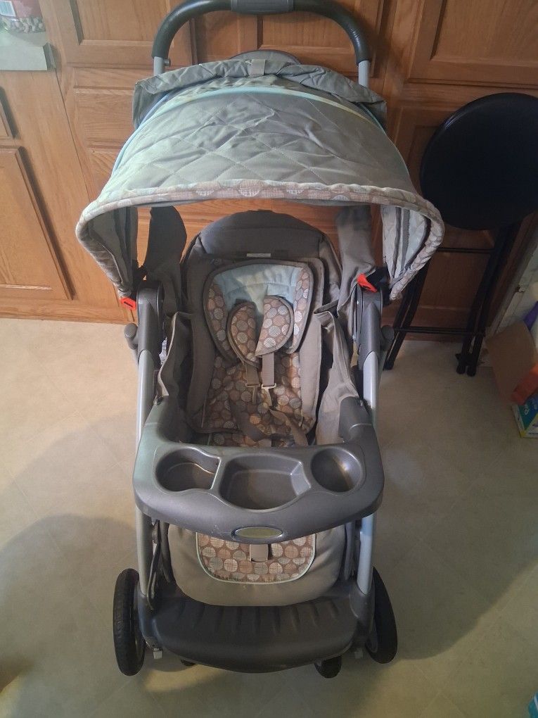 Graco Forward and Rear Facing Stroller