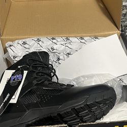 New Tactical Boots Size 8