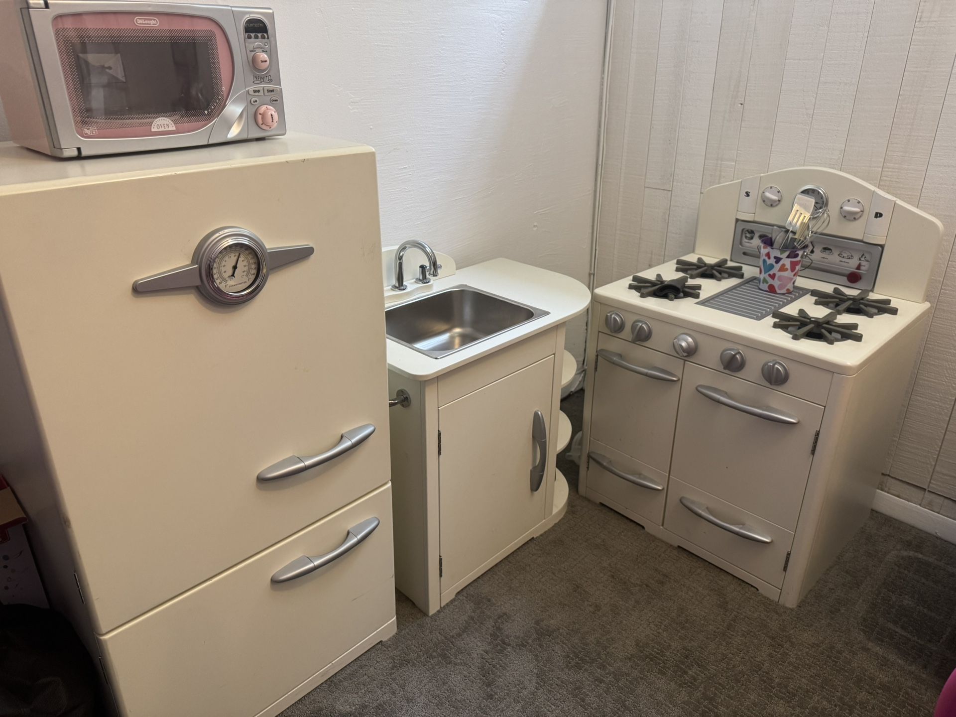 Pottery Barn Retro Play Kitchen