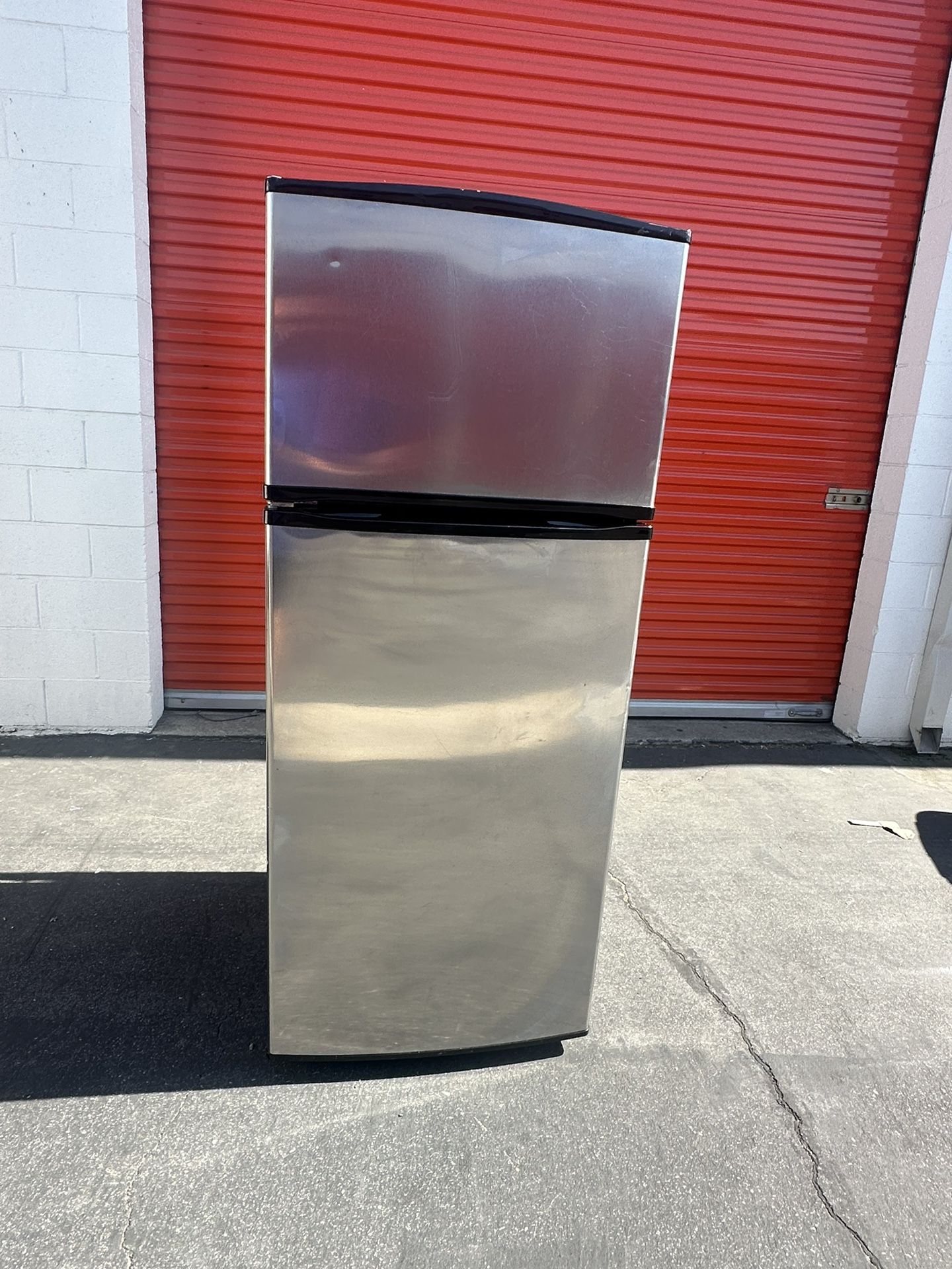 Refrigerator 