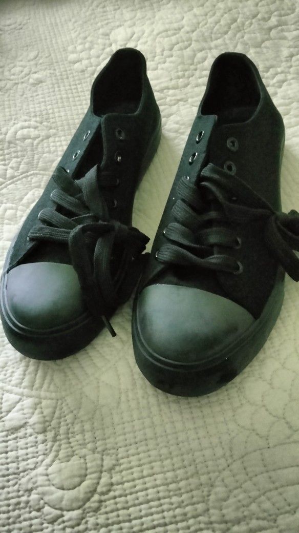 Men's Low Top Sneakers