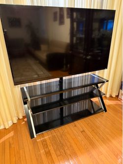 For Sale  TV  stand  with TV