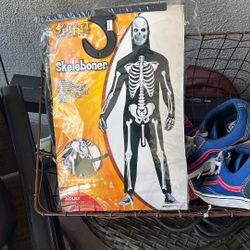 Halloween Skeletoner 