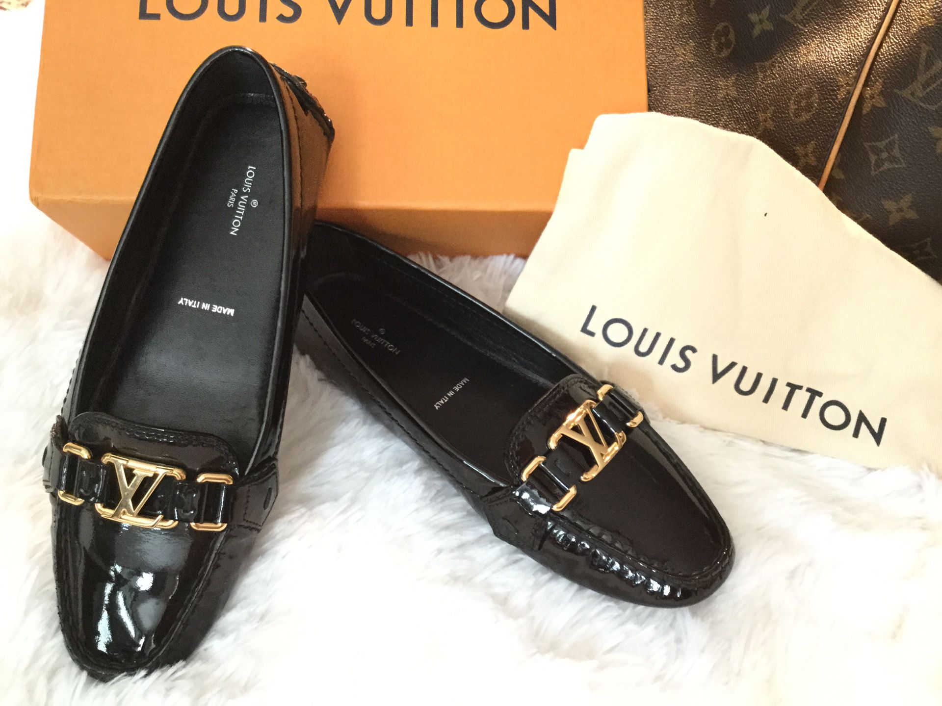 LOUIS VUITTON BLACK FLAT PATENT LEATHER SIZE: 37 almost new