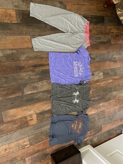 Women’s Size Small Under Armor Clothing