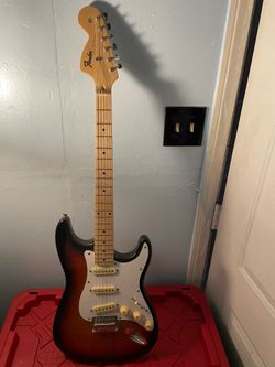 Fender Stratocaster guitar Jimi Hendrix collab