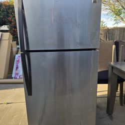 Kenmore Refrigerator 